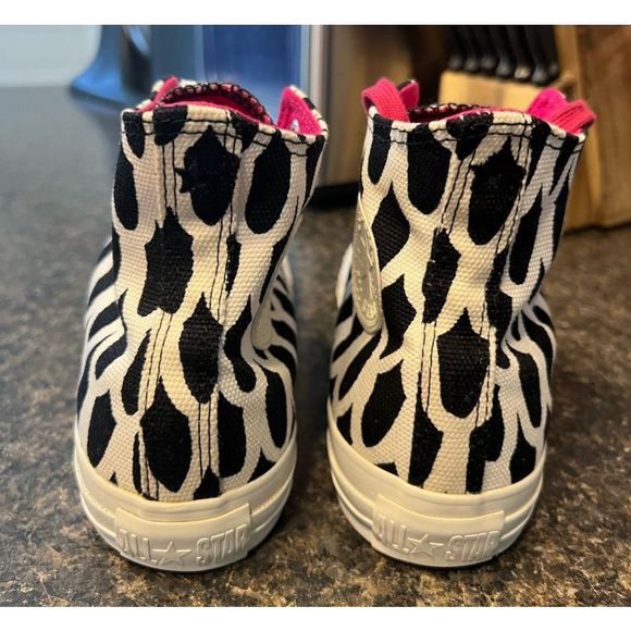 CONVERSE ❤️ Marimekko Black White Designer Sneakers - Picture 5 of 12